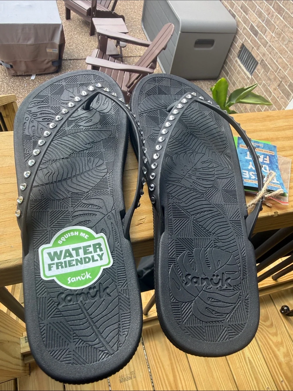 Sanuk Funshine Gem Black Flip Flops Size 9